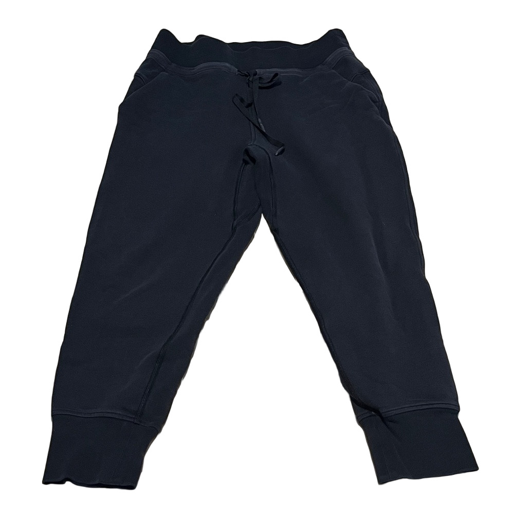🏷️ Lululemon Black Cropped Sweats / Joggers Pants